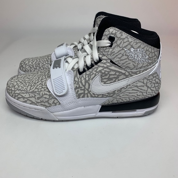 New Women’s Nike Air Jordan Legacy 312 Shoes - Picture 6 of 8